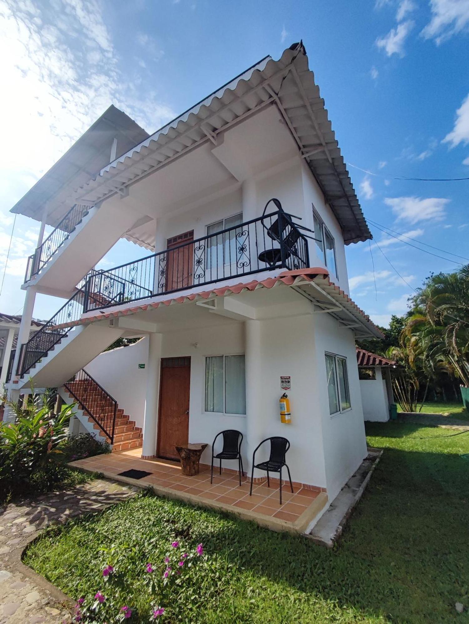 Hotel Campestre Mastranto Granja Campo Alegre ภายนอก รูปภาพ