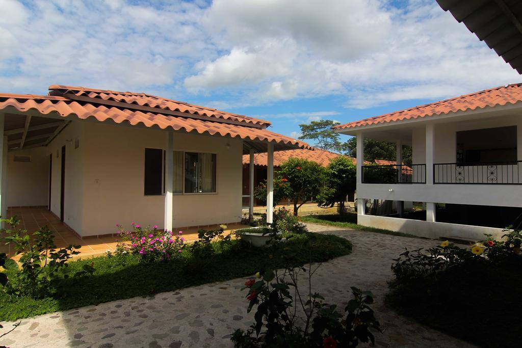 Hotel Campestre Mastranto Granja Campo Alegre ภายนอก รูปภาพ